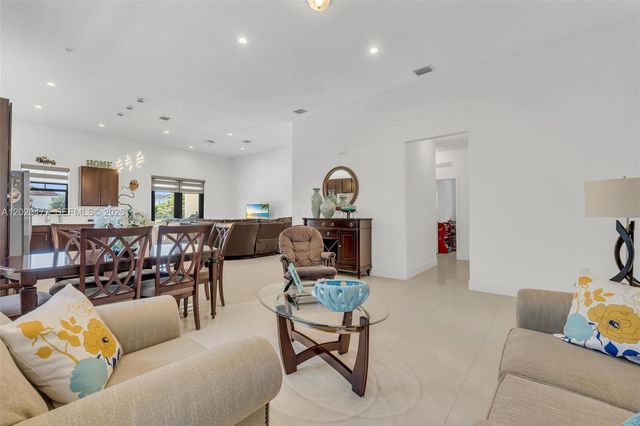 2921 SW 152nd Ave, Miami, FL 33185