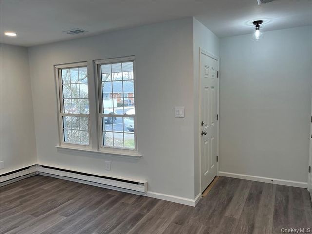 51 Whalers Cove, Babylon, NY 11702