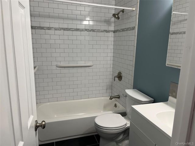 51 Whalers Cove, Babylon, NY 11702