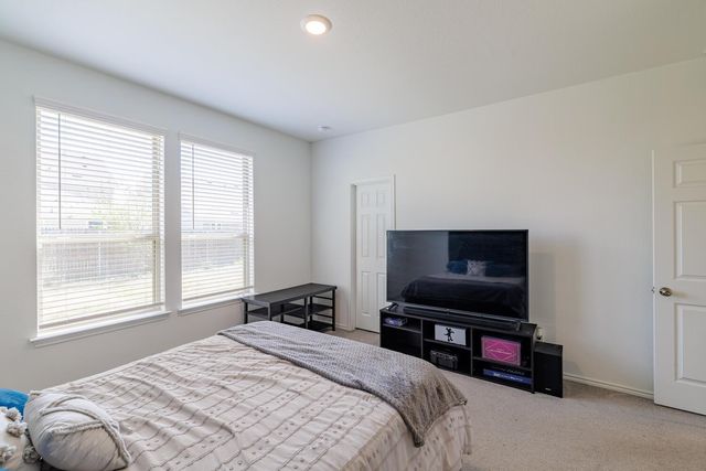 1620 Holly Lake DR, Leander, TX 78641