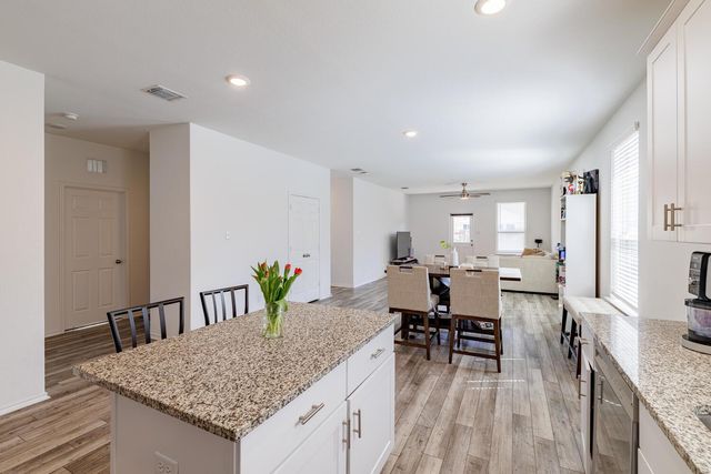 1620 Holly Lake DR, Leander, TX 78641