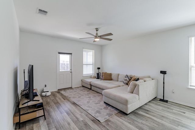 1620 Holly Lake DR, Leander, TX 78641