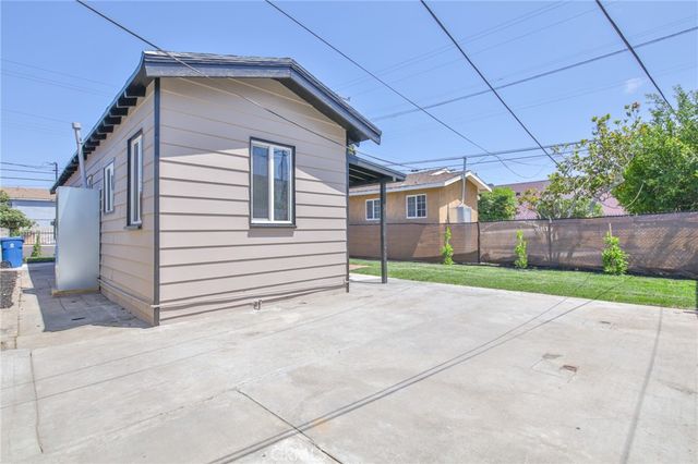 8511 Maie, Los Angeles, CA 90001