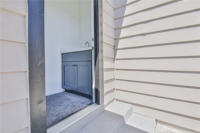 8511 Maie, Los Angeles, CA 90001
