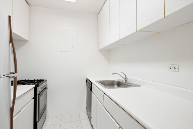 235 E 40th St Apt 9I, New York City, NY 10016