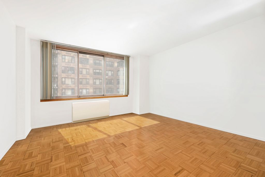 235 E 40th St Apt 9I, New York City, NY 10016