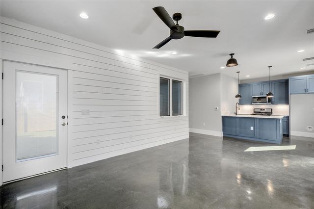 1903 Pennsylvania Ave 2, Austin, TX 78702