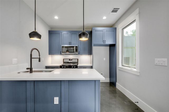1903 Pennsylvania Ave 2, Austin, TX 78702