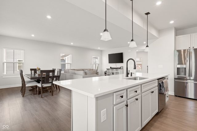 250 McNair Road, Whiteland, IN 46184