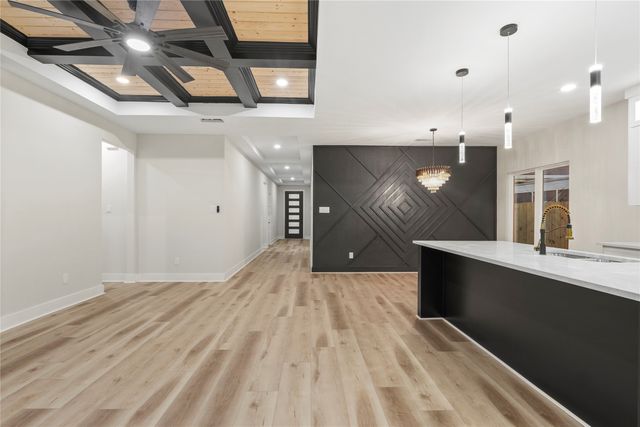 1420 Morrell Avenue, Dallas, TX 75203