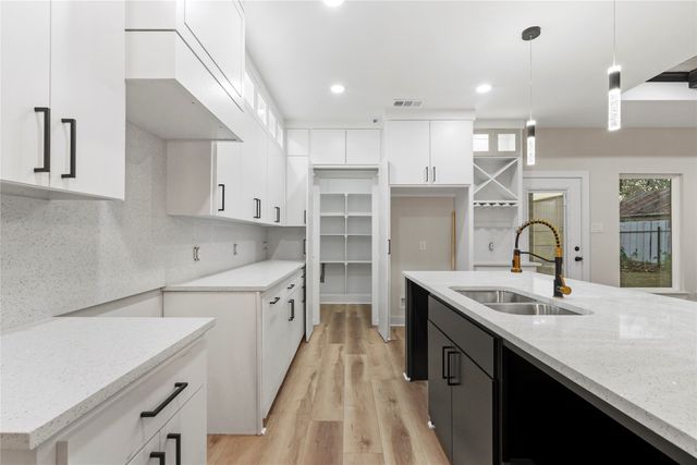 1420 Morrell Avenue, Dallas, TX 75203