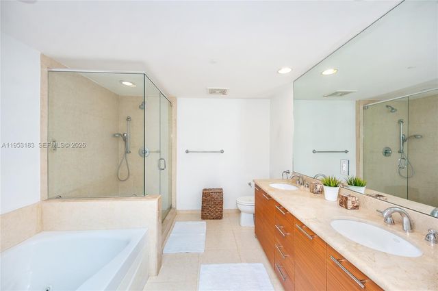 50 Biscayne Blvd 4104, Miami, FL 33132