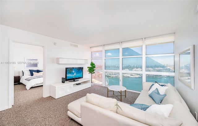 50 Biscayne Blvd 4104, Miami, FL 33132