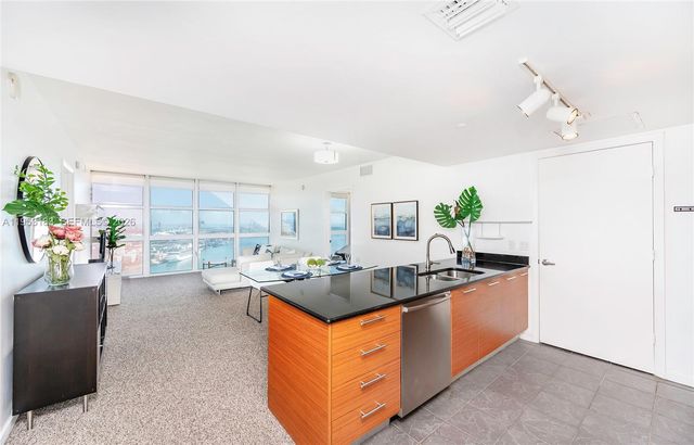 50 Biscayne Blvd 4104, Miami, FL 33132