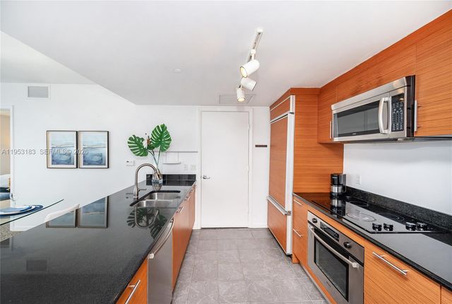 50 Biscayne Blvd 4104, Miami, FL 33132