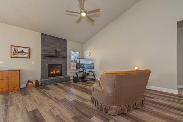 16662 Cabin Lake Lane, La Pine, OR 97739