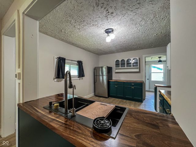 946 N Somerset Avenue, Indianapolis, IN 46222