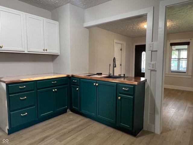 946 N Somerset Avenue, Indianapolis, IN 46222