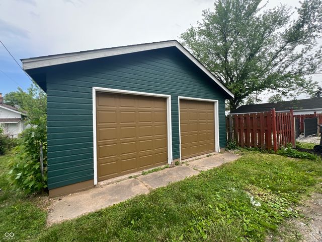 946 N Somerset Avenue, Indianapolis, IN 46222