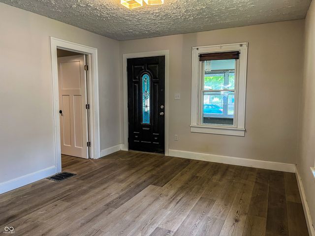 946 N Somerset Avenue, Indianapolis, IN 46222