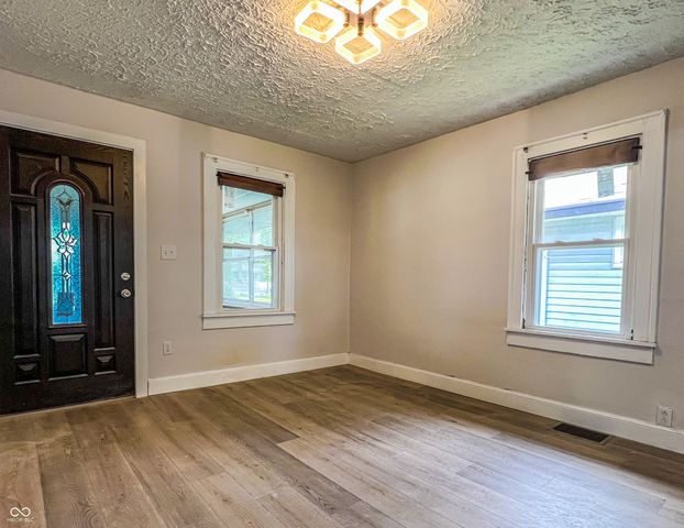 946 N Somerset Avenue, Indianapolis, IN 46222