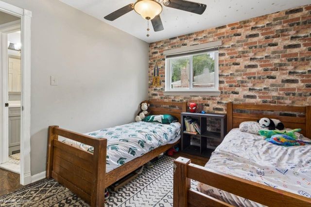 22731 Visnaw Street, St Clair Shores, MI 48081