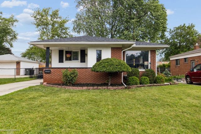22731 Visnaw Street, St Clair Shores, MI 48081