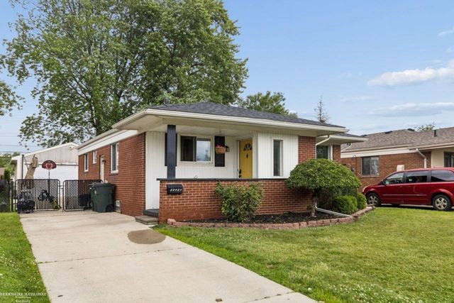 22731 Visnaw Street, St Clair Shores, MI 48081