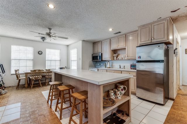 18025 County Road 4052, Kemp, TX 75143