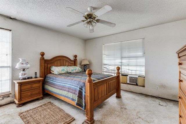 18025 County Road 4052, Kemp, TX 75143