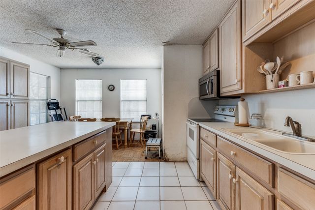 18025 County Road 4052, Kemp, TX 75143