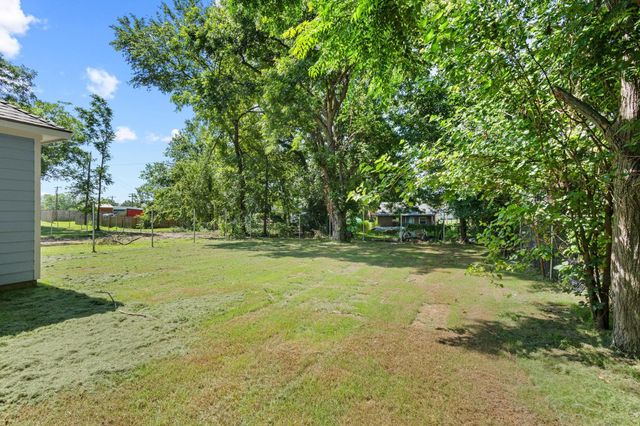 516 Florence, Denison, TX 75020