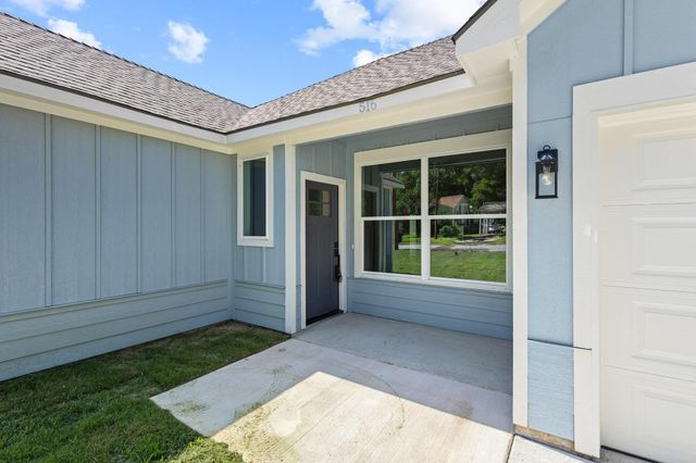 516 Florence, Denison, TX 75020