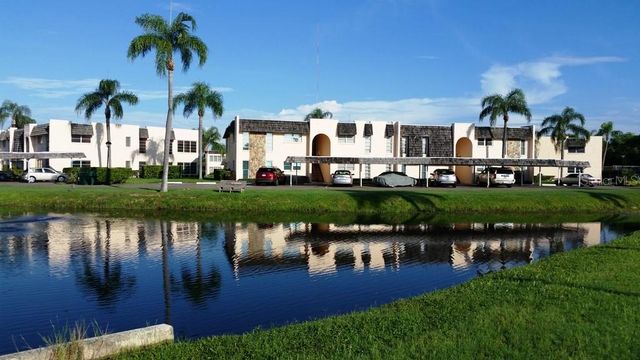 114 FERNWOOD CIRCLE 114, Seminole, FL 33777