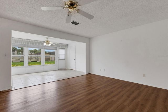 114 FERNWOOD CIRCLE 114, Seminole, FL 33777