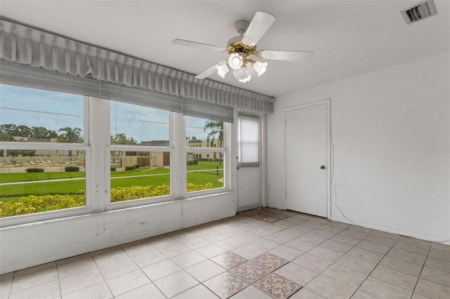 114 FERNWOOD CIRCLE 114, Seminole, FL 33777