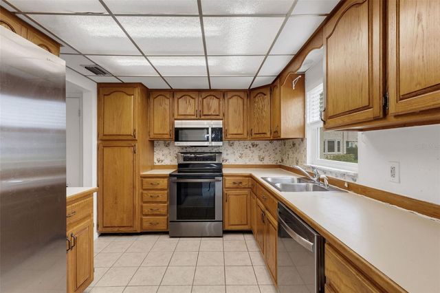 114 FERNWOOD CIRCLE 114, Seminole, FL 33777