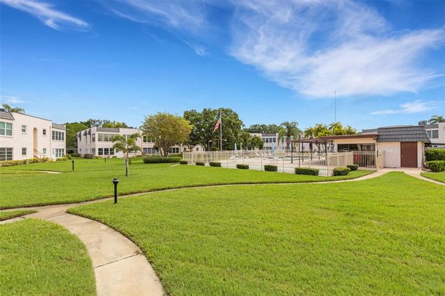 114 FERNWOOD CIRCLE 114, Seminole, FL 33777