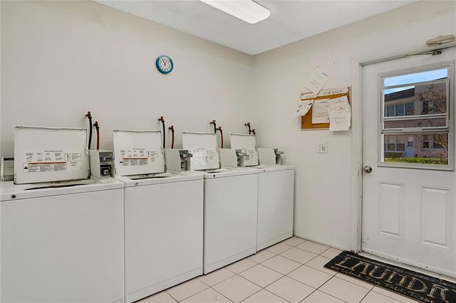 114 FERNWOOD CIRCLE 114, Seminole, FL 33777