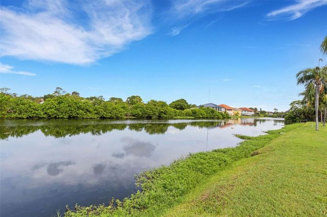114 FERNWOOD CIRCLE 114, Seminole, FL 33777