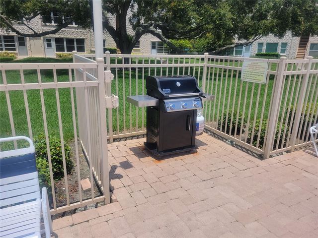 114 FERNWOOD CIRCLE 114, Seminole, FL 33777