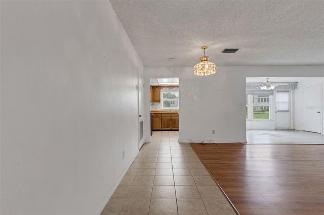 114 FERNWOOD CIRCLE 114, Seminole, FL 33777
