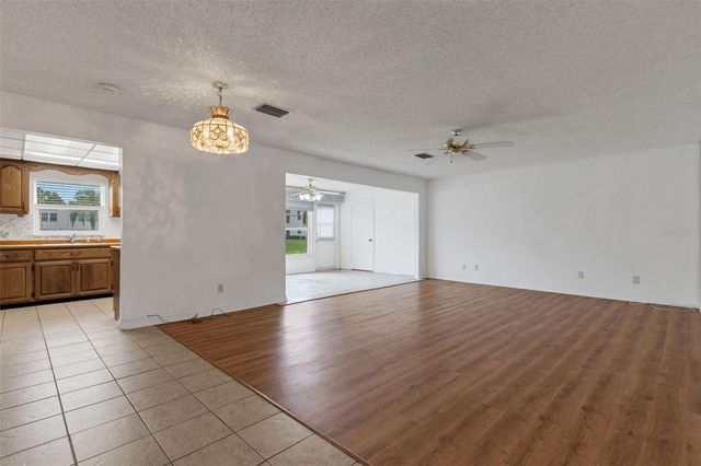 114 FERNWOOD CIRCLE 114, Seminole, FL 33777