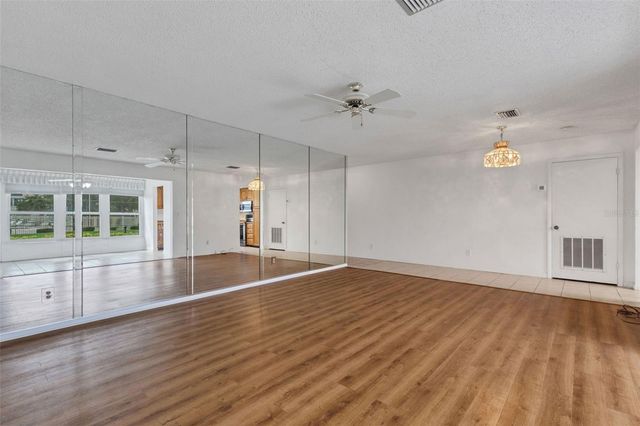 114 FERNWOOD CIRCLE 114, Seminole, FL 33777