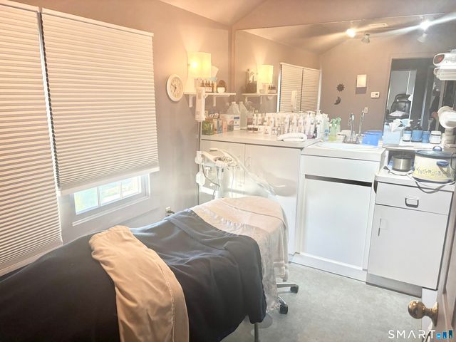 604 Middle Turnpike East, Manchester, CT 06040