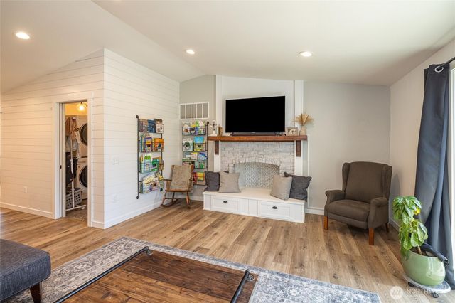 8679 Depot Road, Lynden, WA 98264