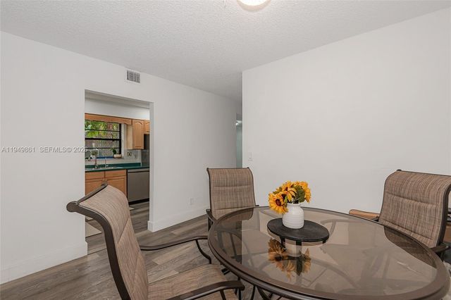 1501 NW 90th Way 1501, Pembroke Pines, FL 33024