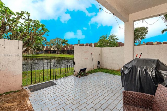 1501 NW 90th Way 1501, Pembroke Pines, FL 33024