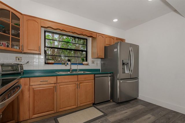 1501 NW 90th Way 1501, Pembroke Pines, FL 33024