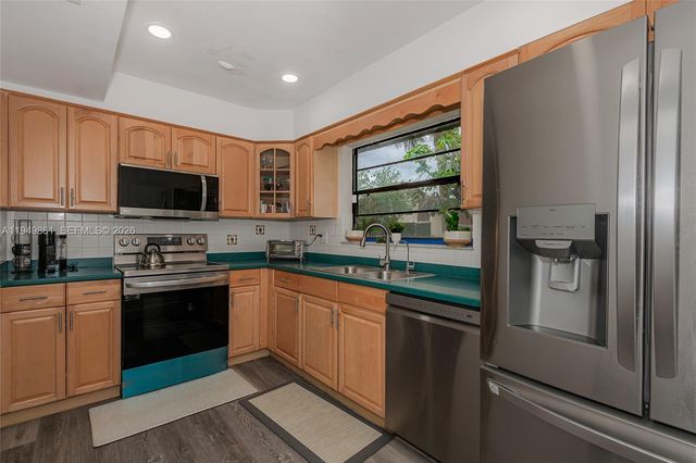 1501 NW 90th Way 1501, Pembroke Pines, FL 33024